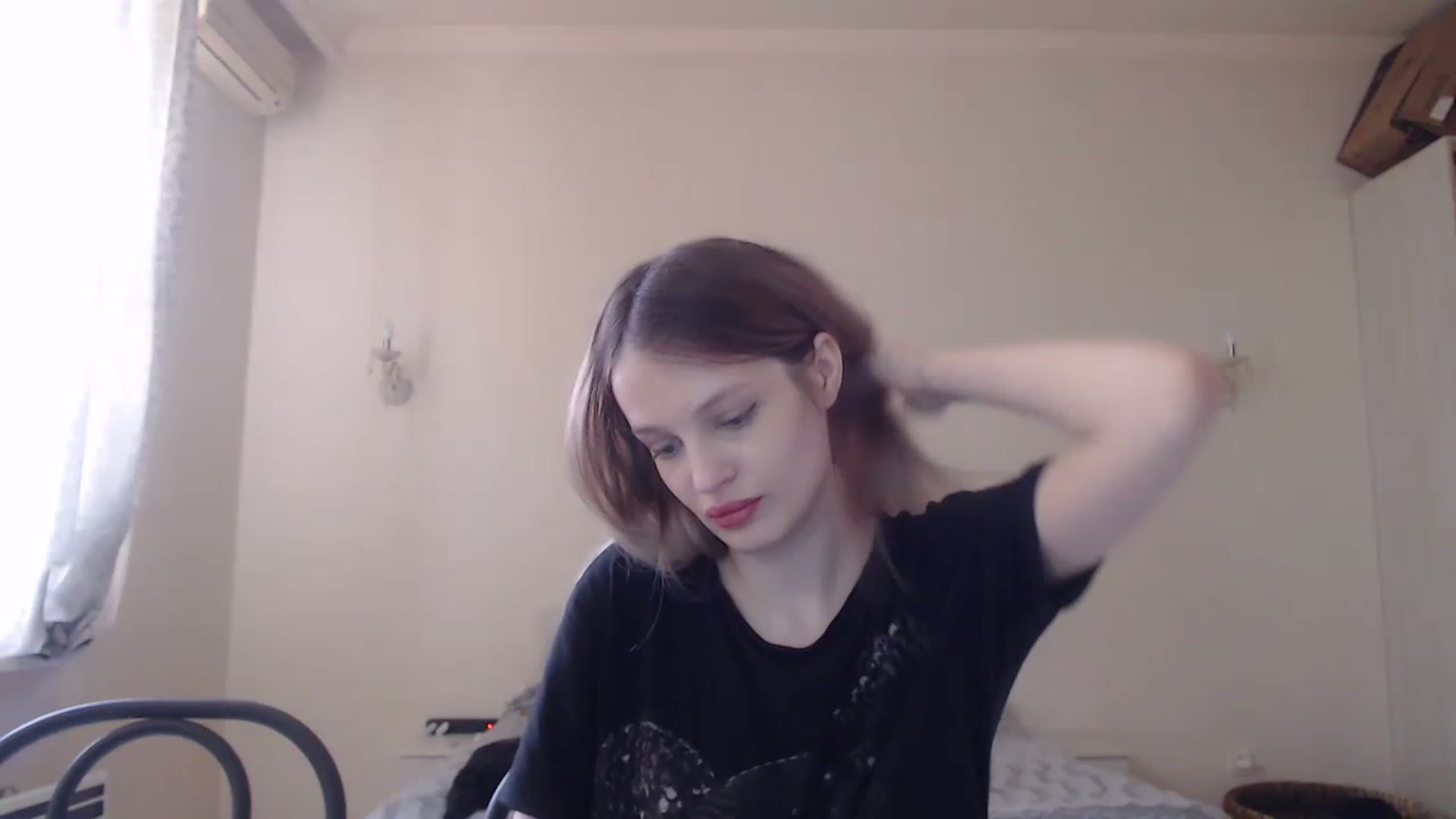 Gallery image thumbnail from Lola_vi's myfreecams stream on, 04/22/2023, 10:39 image 16 of 20
