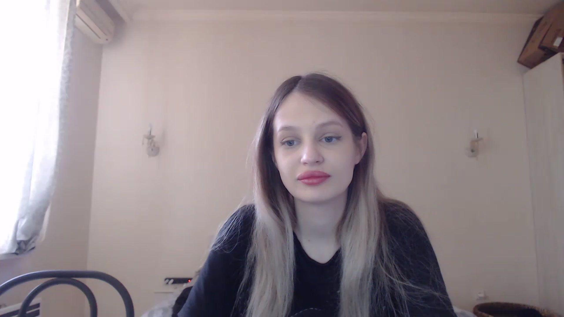 Gallery image thumbnail from Lola_vi's myfreecams stream on, 04/22/2023, 10:39 image 3 of 20