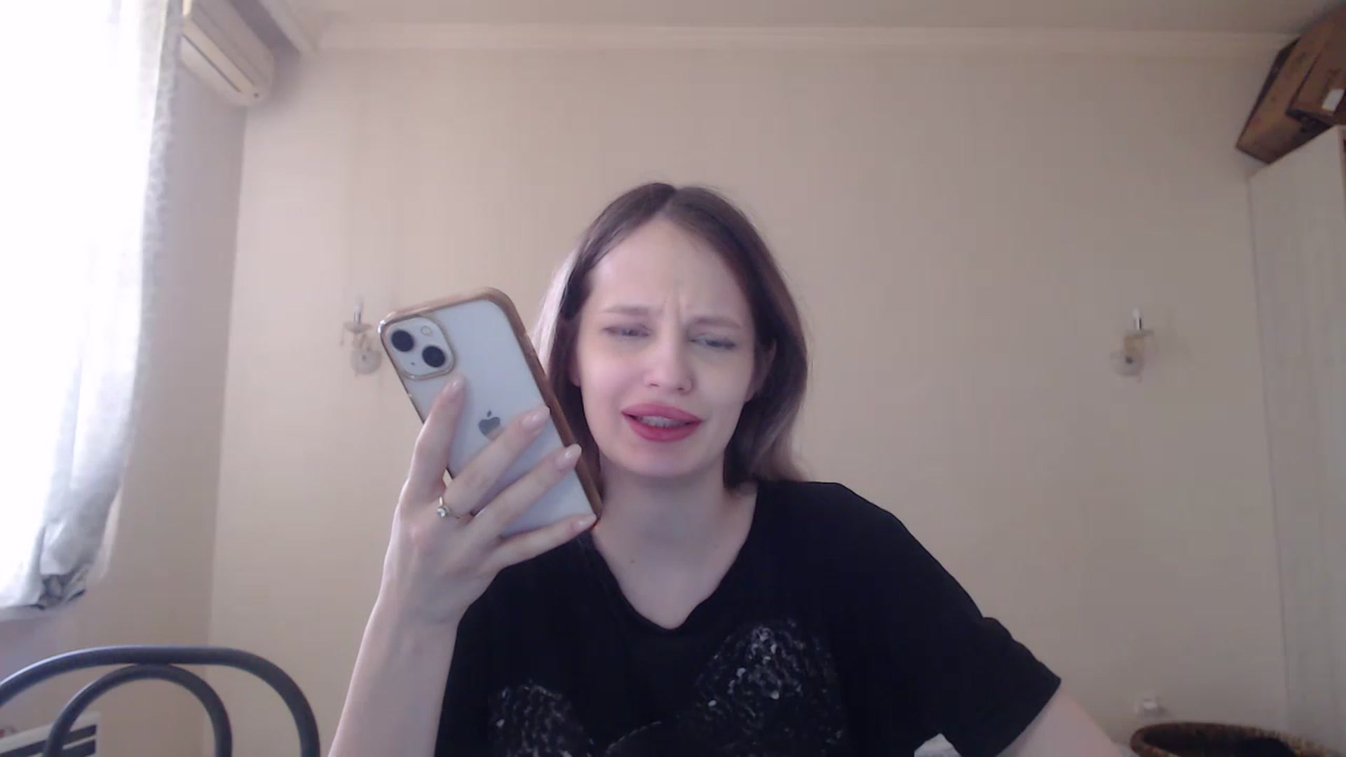Gallery image thumbnail from Lola_vi's myfreecams stream on, 04/22/2023, 10:39 image 17 of 20