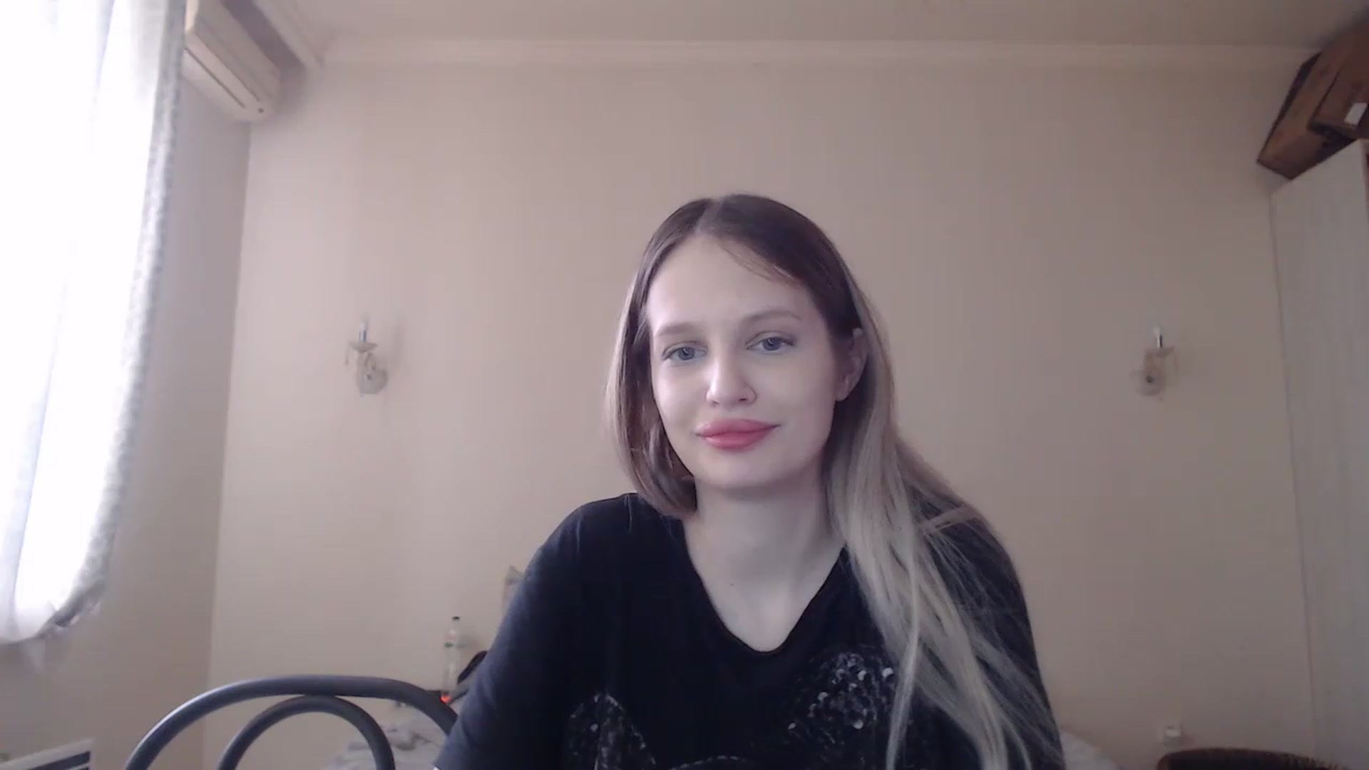 Gallery image thumbnail from Lola_vi's myfreecams stream on, 04/26/2023, 10:14 image 14 of 20