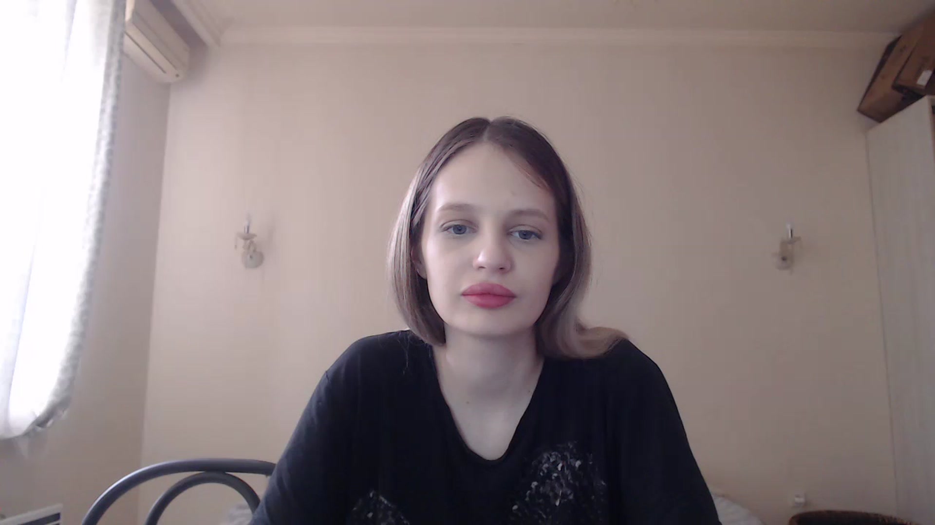 Gallery image thumbnail from Lola_vi's myfreecams stream on, 04/26/2023, 10:14 image 5 of 20