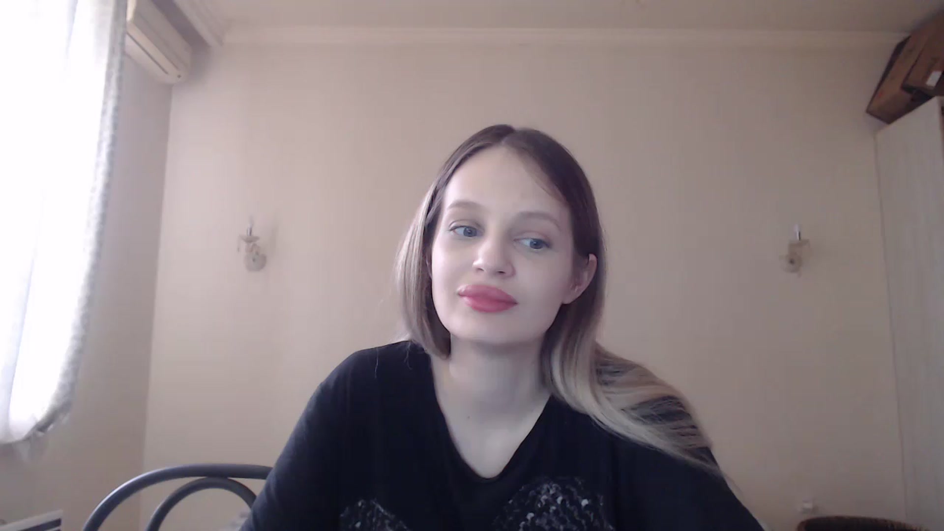 Gallery image thumbnail from Lola_vi's myfreecams stream on, 04/26/2023, 10:14 image 13 of 20