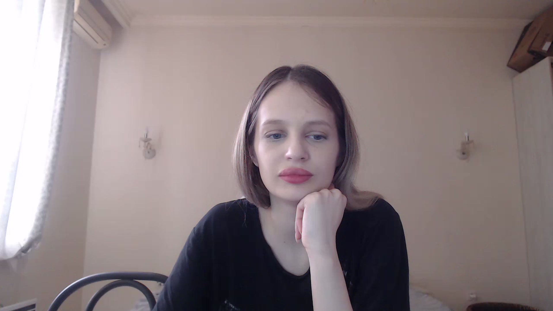 Gallery image thumbnail from Lola_vi's myfreecams stream on, 04/26/2023, 10:14 image 6 of 20