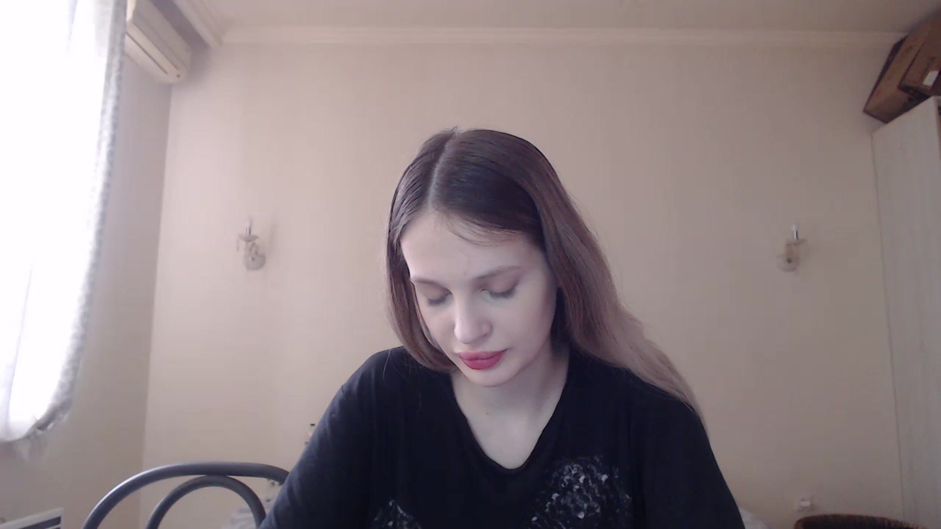 Gallery image thumbnail from Lola_vi's myfreecams stream on, 04/26/2023, 10:14 image 9 of 20