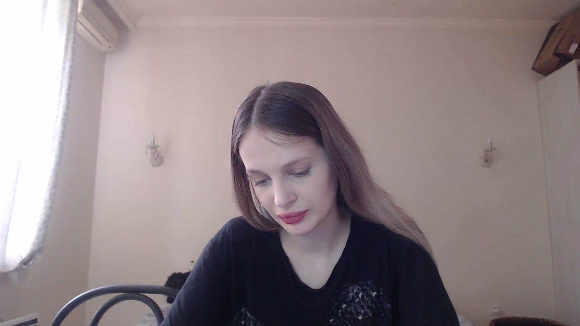 Gallery image thumbnail from Lola_vi's myfreecams stream on, 04/26/2023, 10:14 image 10 of 20
