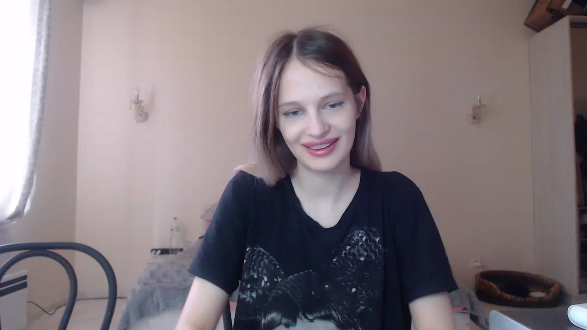 Gallery image thumbnail from Lola_vi's myfreecams stream on, 04/28/2023, 11:31 image 19 of 20