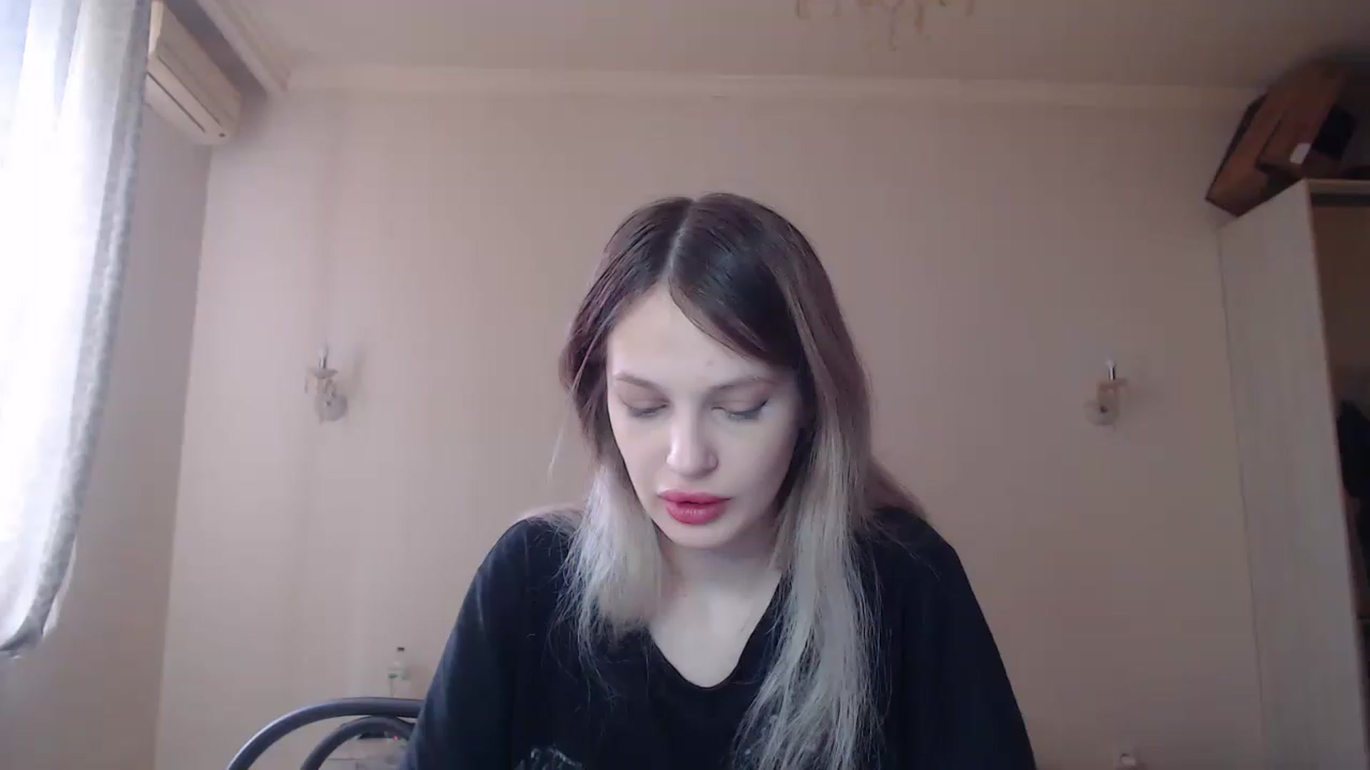 Gallery image thumbnail from Lola_vi's myfreecams stream on, 04/28/2023, 11:31 image 1 of 20