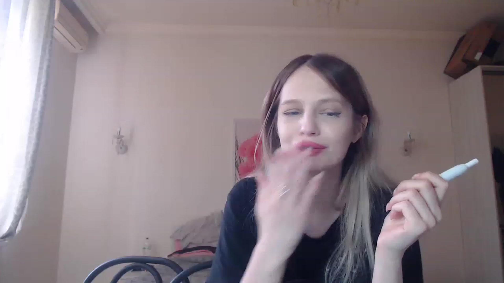 Gallery image thumbnail from Lola_vi's myfreecams stream on, 04/28/2023, 11:31 image 5 of 20
