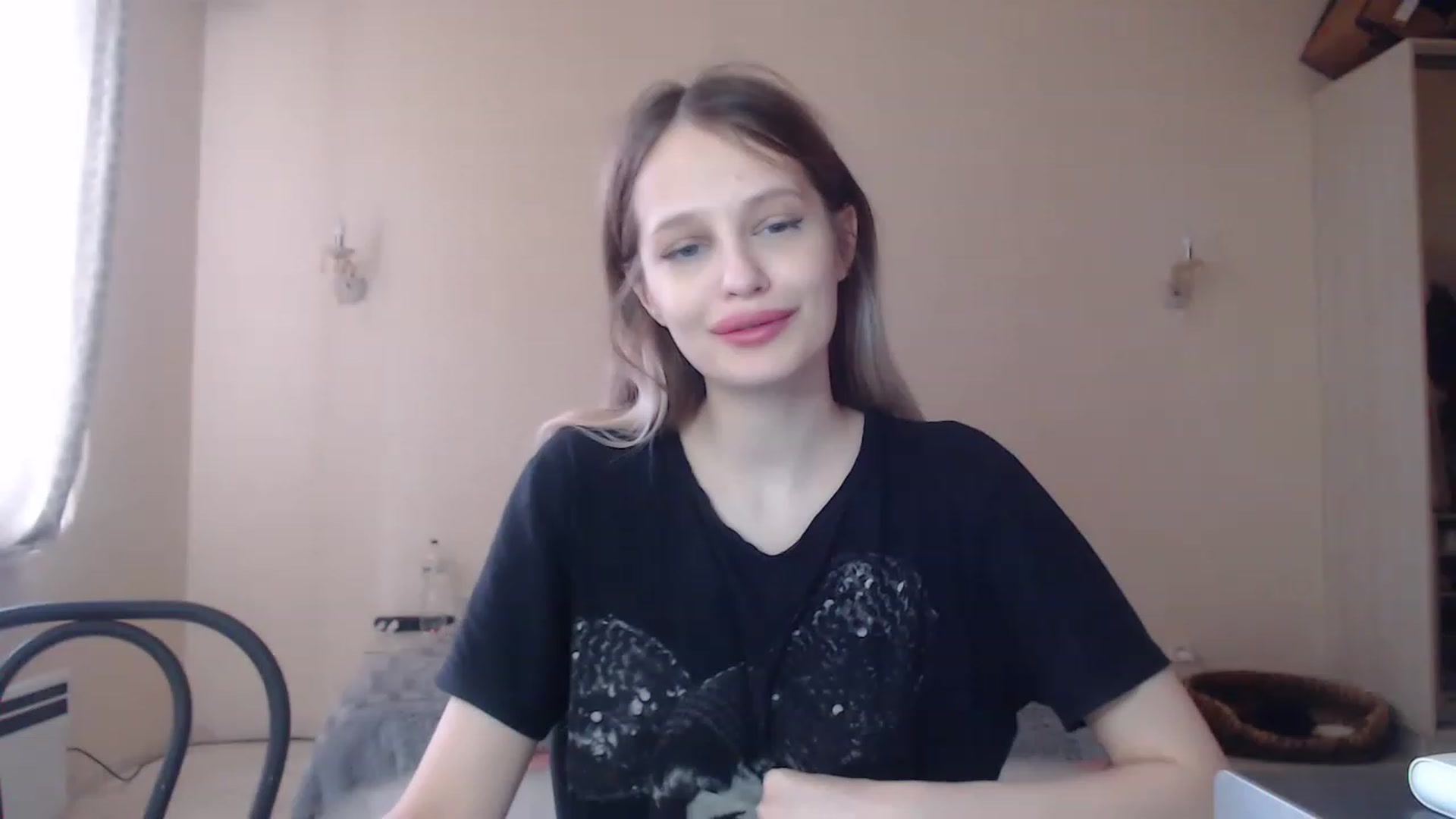 Gallery image thumbnail from Lola_vi's myfreecams stream on, 04/28/2023, 11:31 image 18 of 20