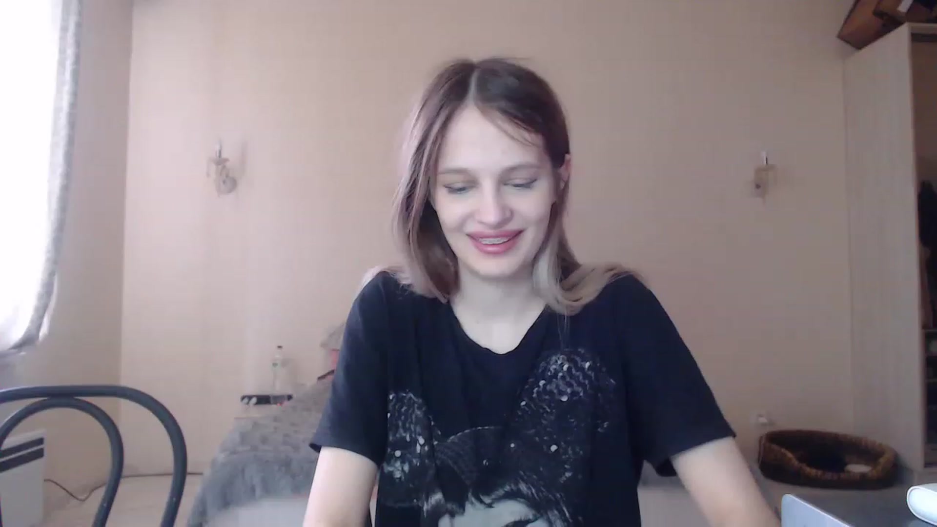 Gallery image thumbnail from Lola_vi's myfreecams stream on, 04/28/2023, 11:31 image 20 of 20
