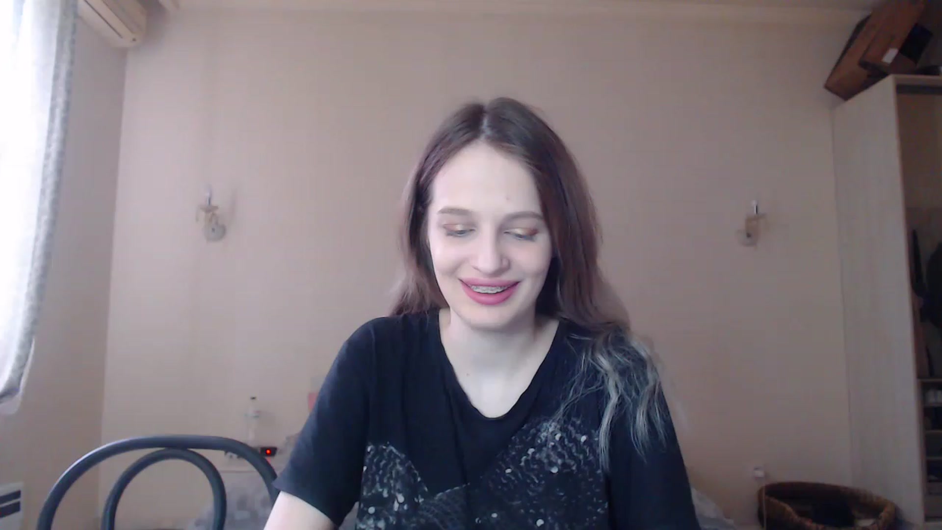 Gallery image thumbnail from Lola_vi's myfreecams stream on, 04/29/2023, 11:00 image 3 of 20