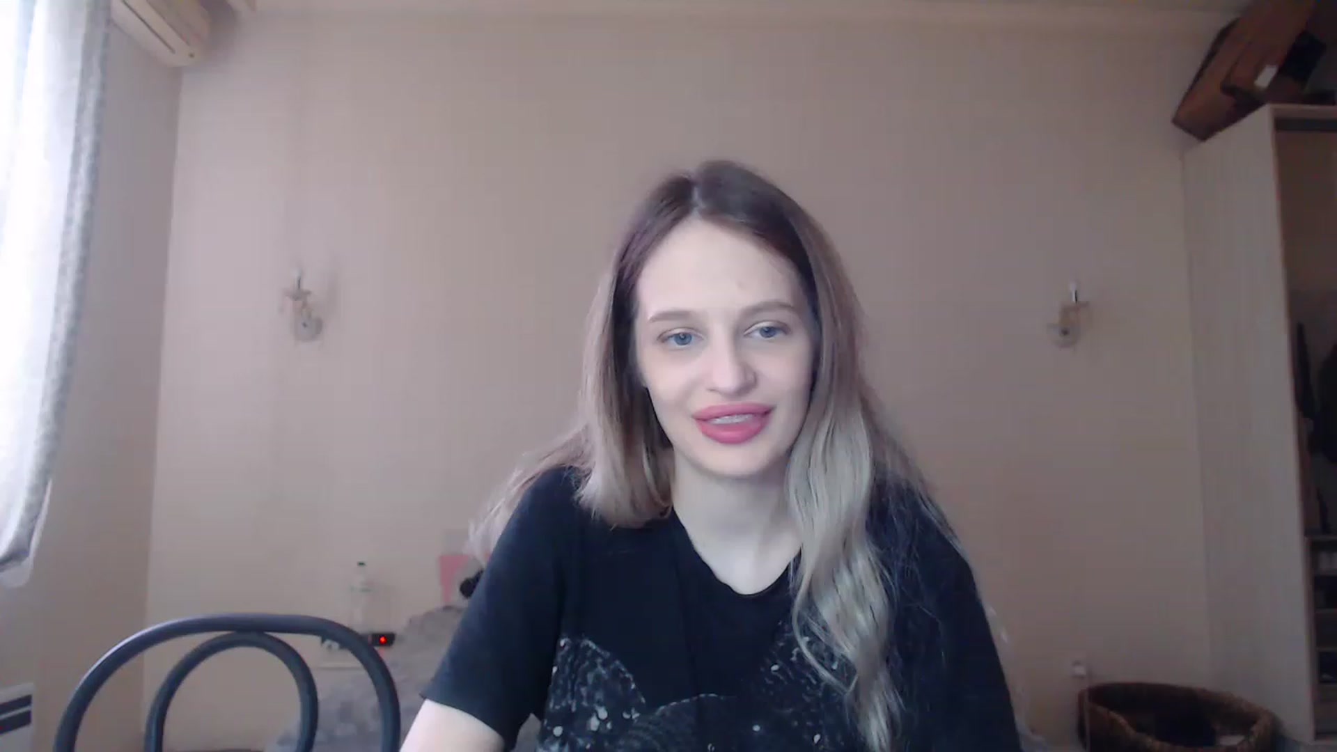 Gallery image thumbnail from Lola_vi's myfreecams stream on, 04/29/2023, 11:00 image 17 of 20