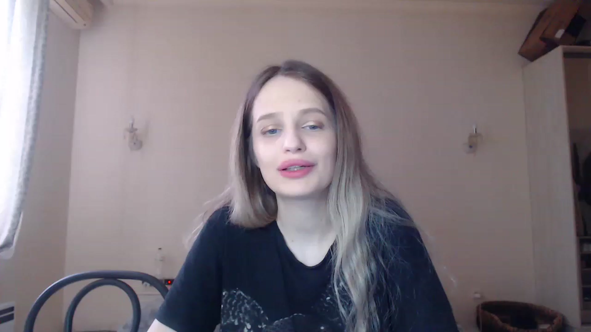 Gallery image thumbnail from Lola_vi's myfreecams stream on, 04/29/2023, 11:00 image 14 of 20