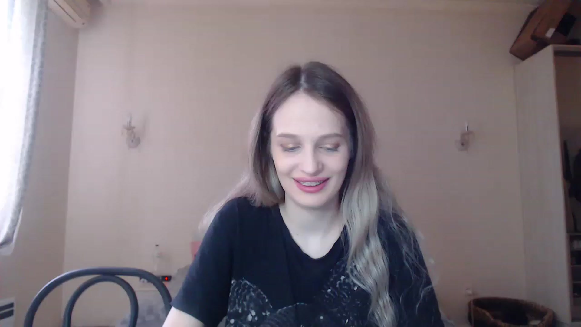 Gallery image thumbnail from Lola_vi's myfreecams stream on, 04/29/2023, 11:00 image 11 of 20