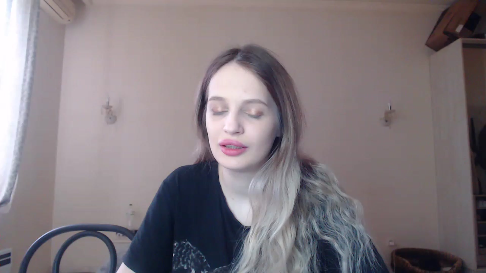 Gallery image thumbnail from Lola_vi's myfreecams stream on, 04/29/2023, 11:00 image 1 of 20