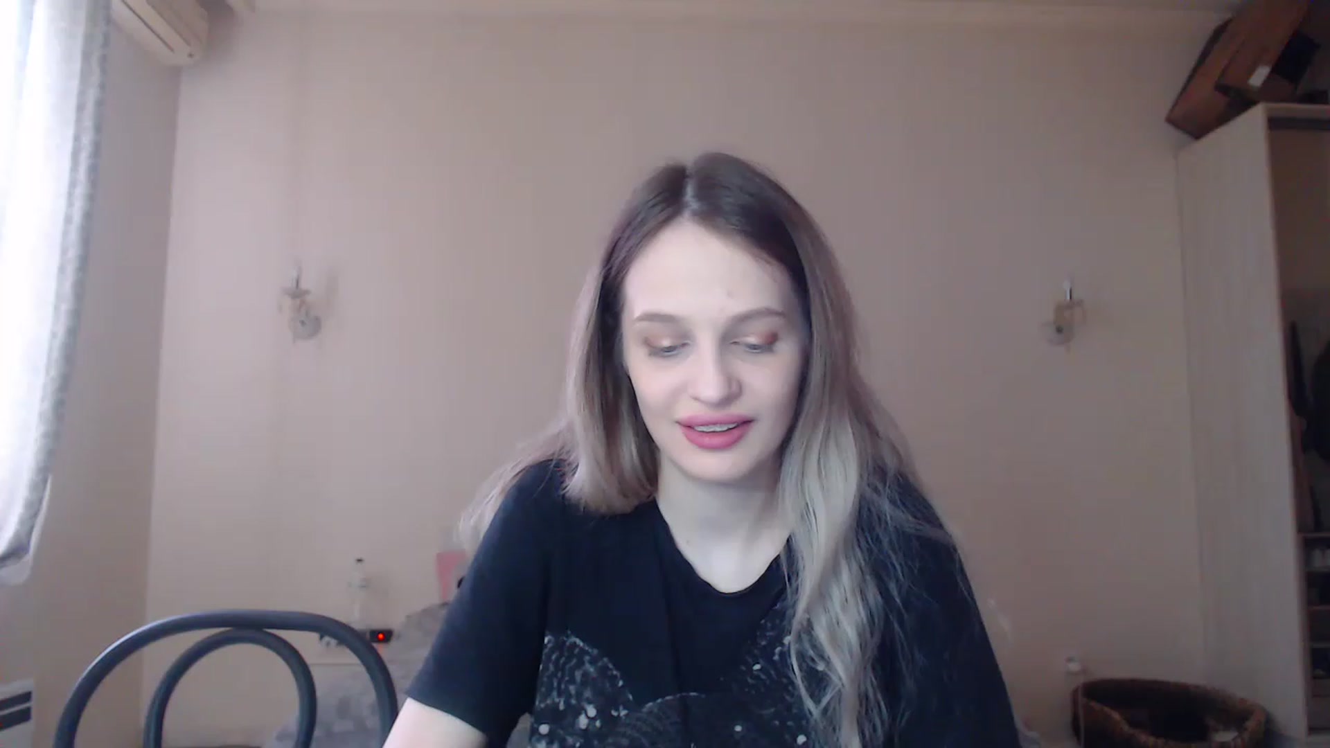 Gallery image thumbnail from Lola_vi's myfreecams stream on, 04/29/2023, 11:00 image 15 of 20