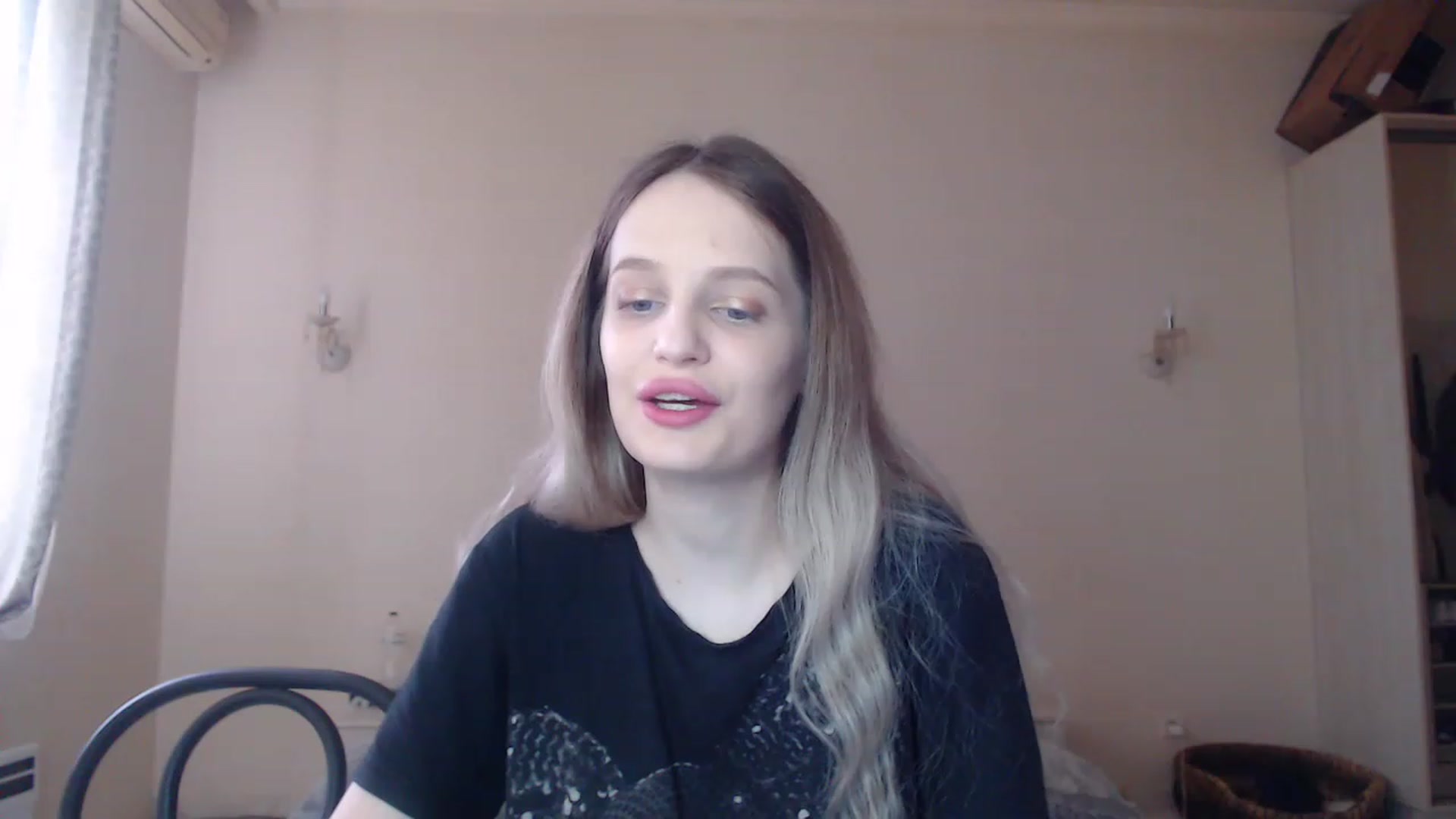 Gallery image thumbnail from Lola_vi's myfreecams stream on, 04/29/2023, 11:00 image 13 of 20