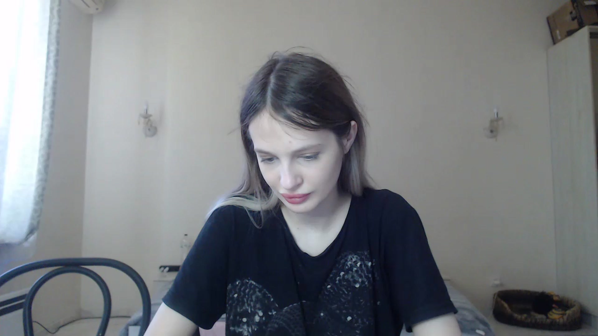 Gallery image thumbnail from Lola_vi's myfreecams stream on, 05/02/2023, 10:49 image 9 of 20