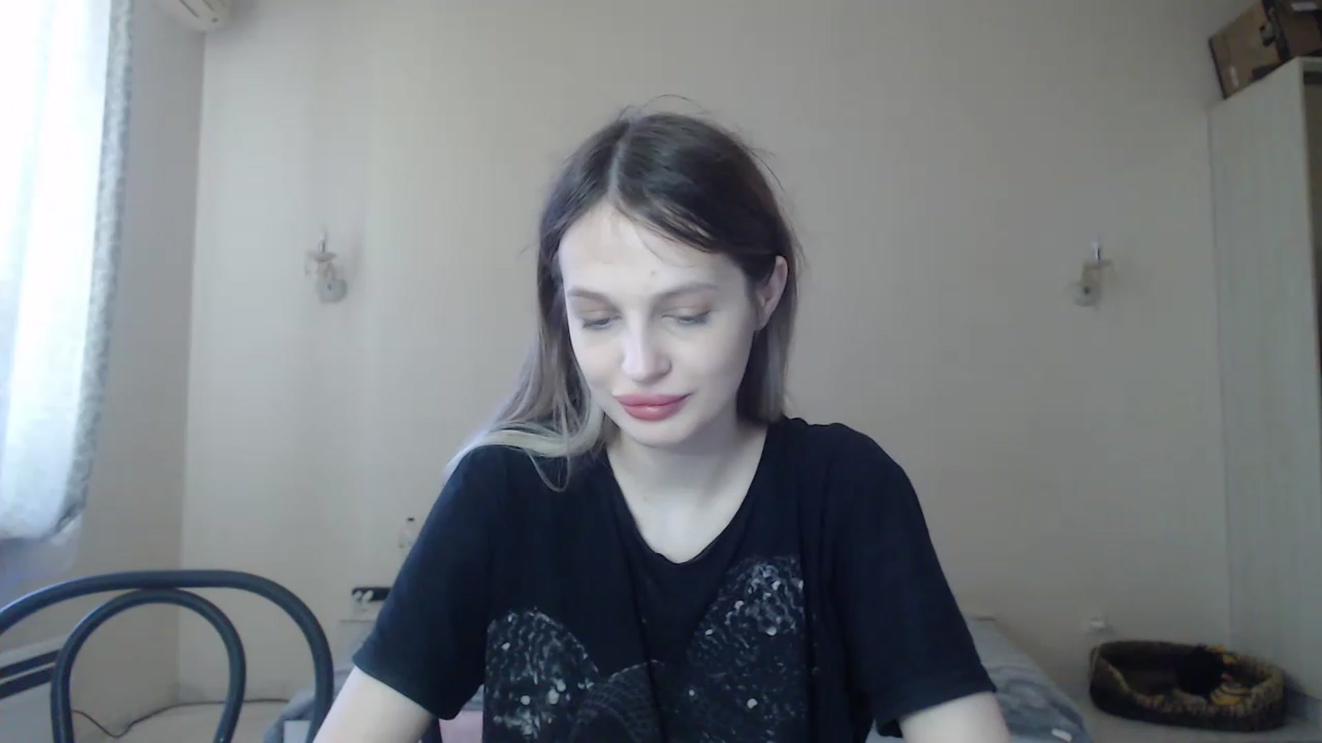 Gallery image thumbnail from Lola_vi's myfreecams stream on, 05/02/2023, 10:49 image 4 of 20