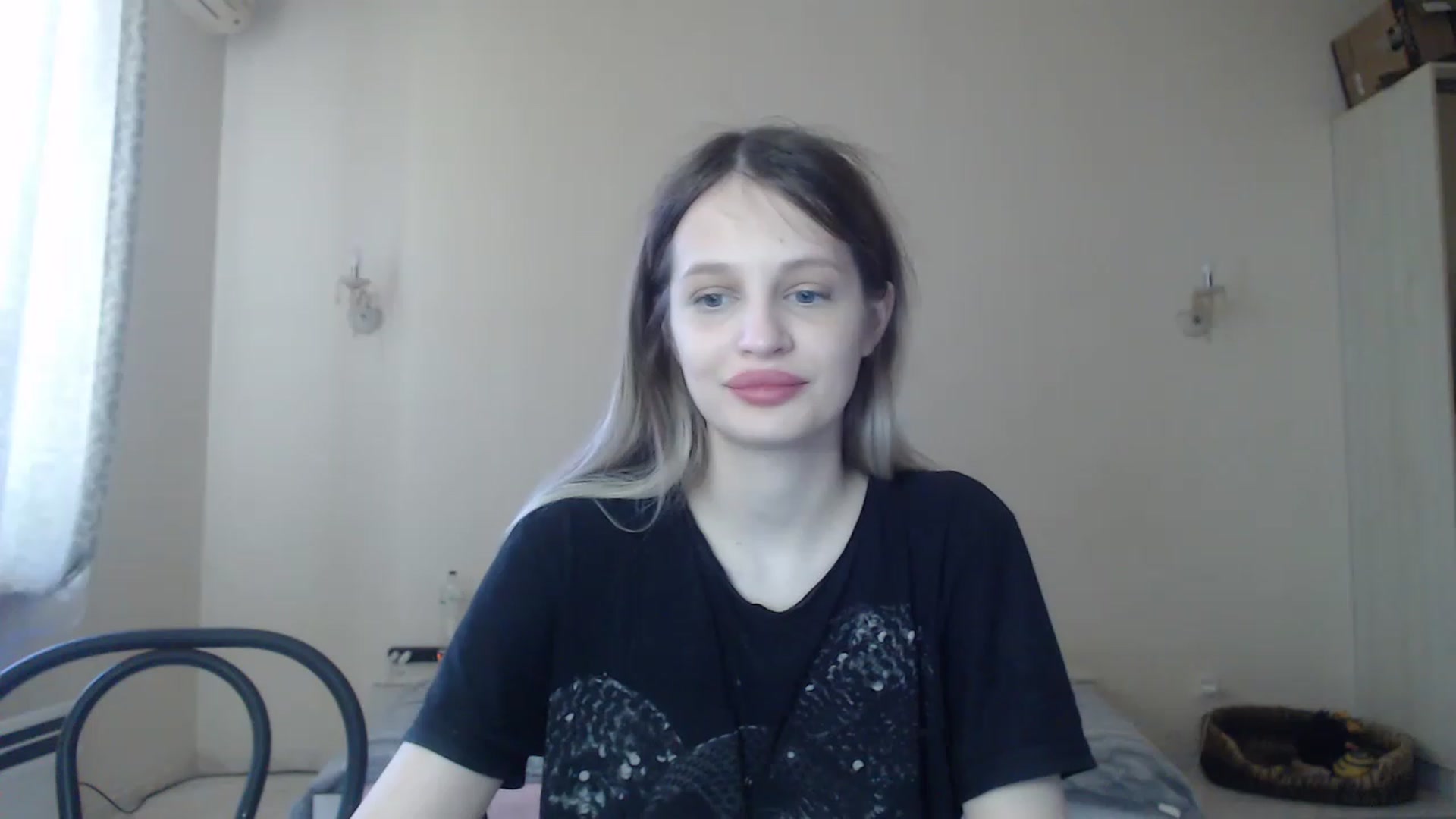 Gallery image thumbnail from Lola_vi's myfreecams stream on, 05/02/2023, 10:49 image 14 of 20
