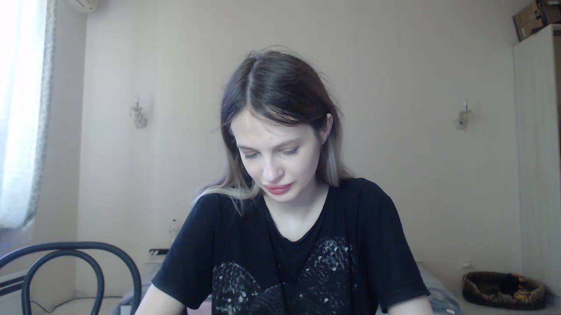 Gallery image thumbnail from Lola_vi's myfreecams stream on, 05/02/2023, 10:49 image 12 of 20