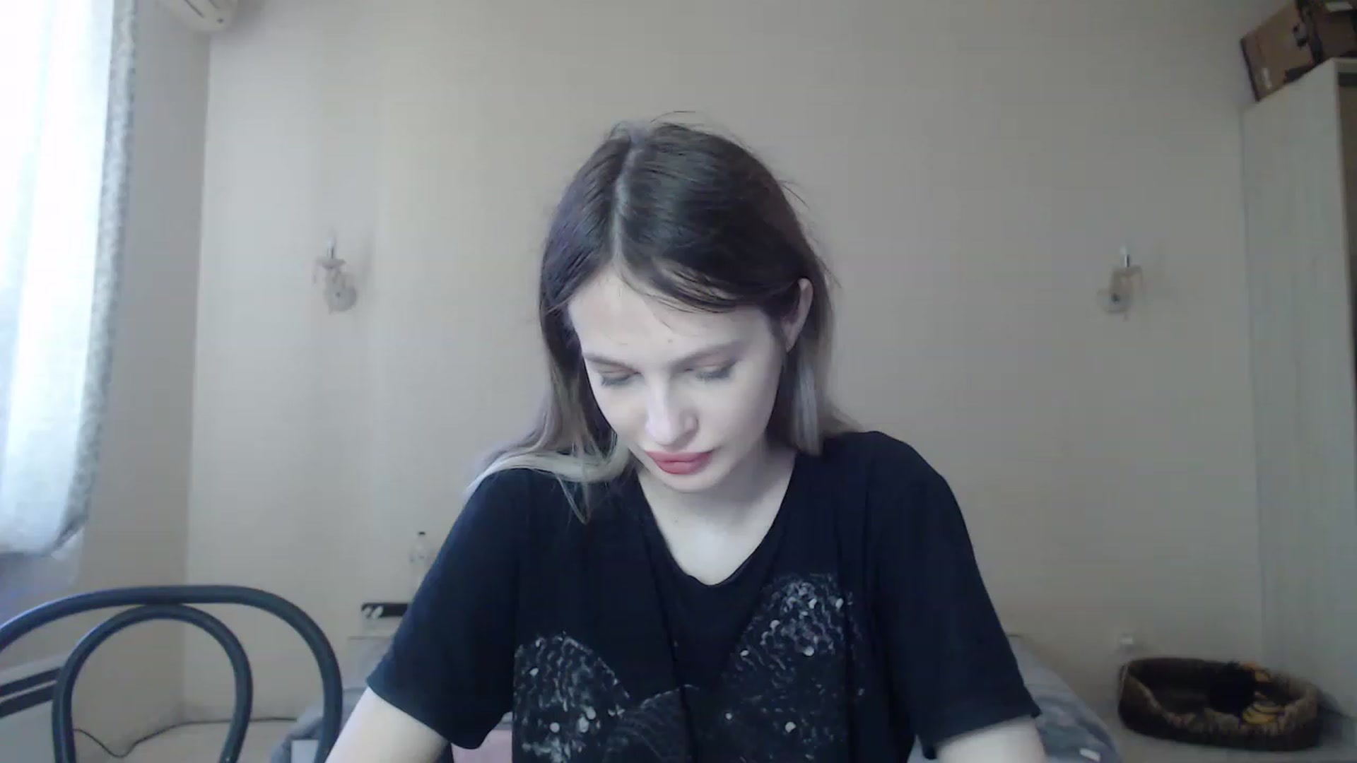 Gallery image thumbnail from Lola_vi's myfreecams stream on, 05/02/2023, 10:49 image 13 of 20