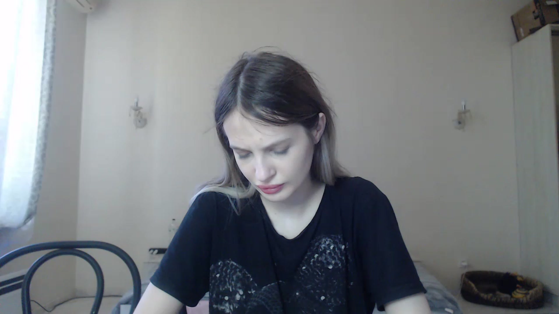Gallery image thumbnail from Lola_vi's myfreecams stream on, 05/02/2023, 10:49 image 10 of 20