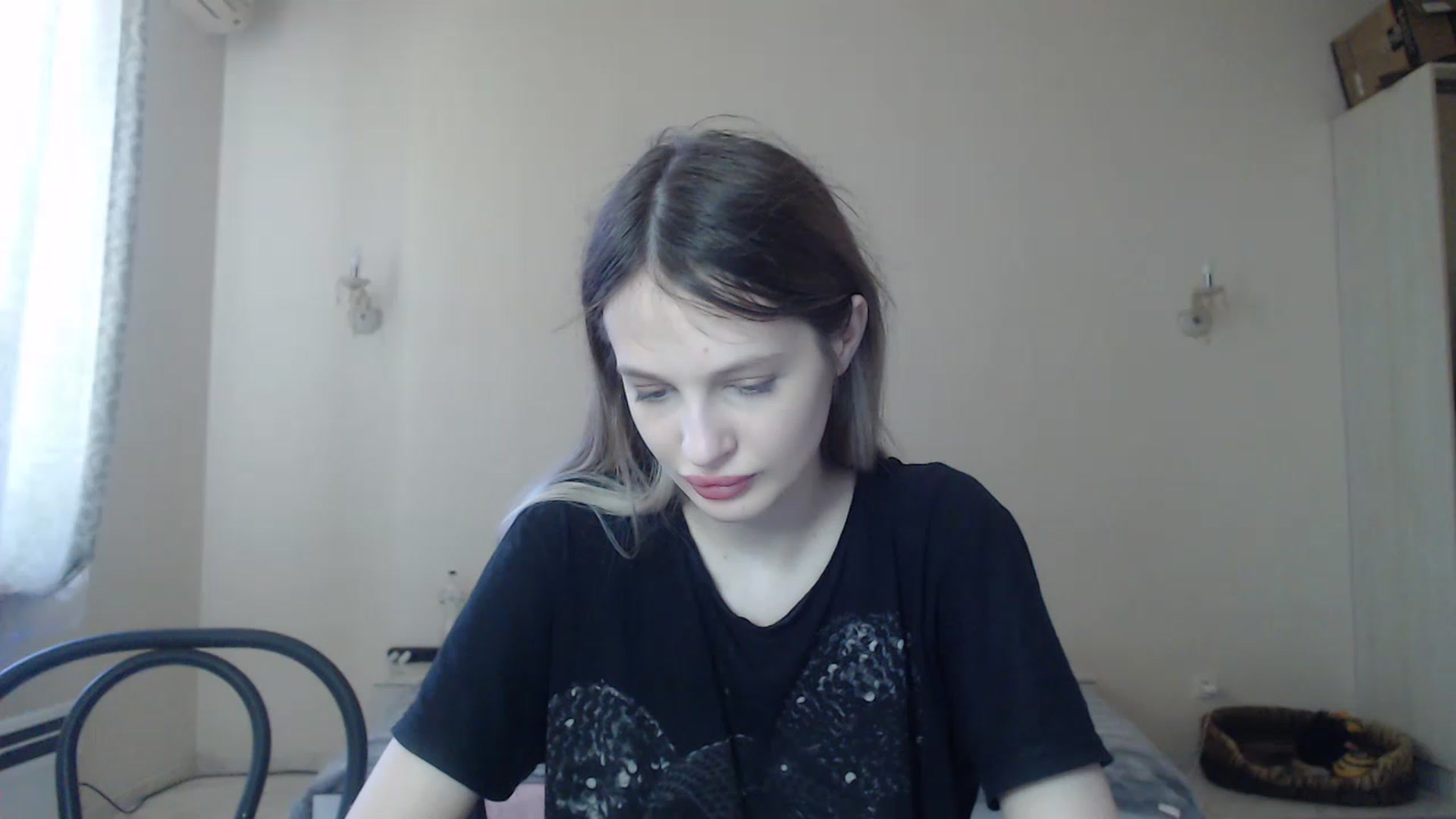 Gallery image thumbnail from Lola_vi's myfreecams stream on, 05/02/2023, 10:49 image 7 of 20