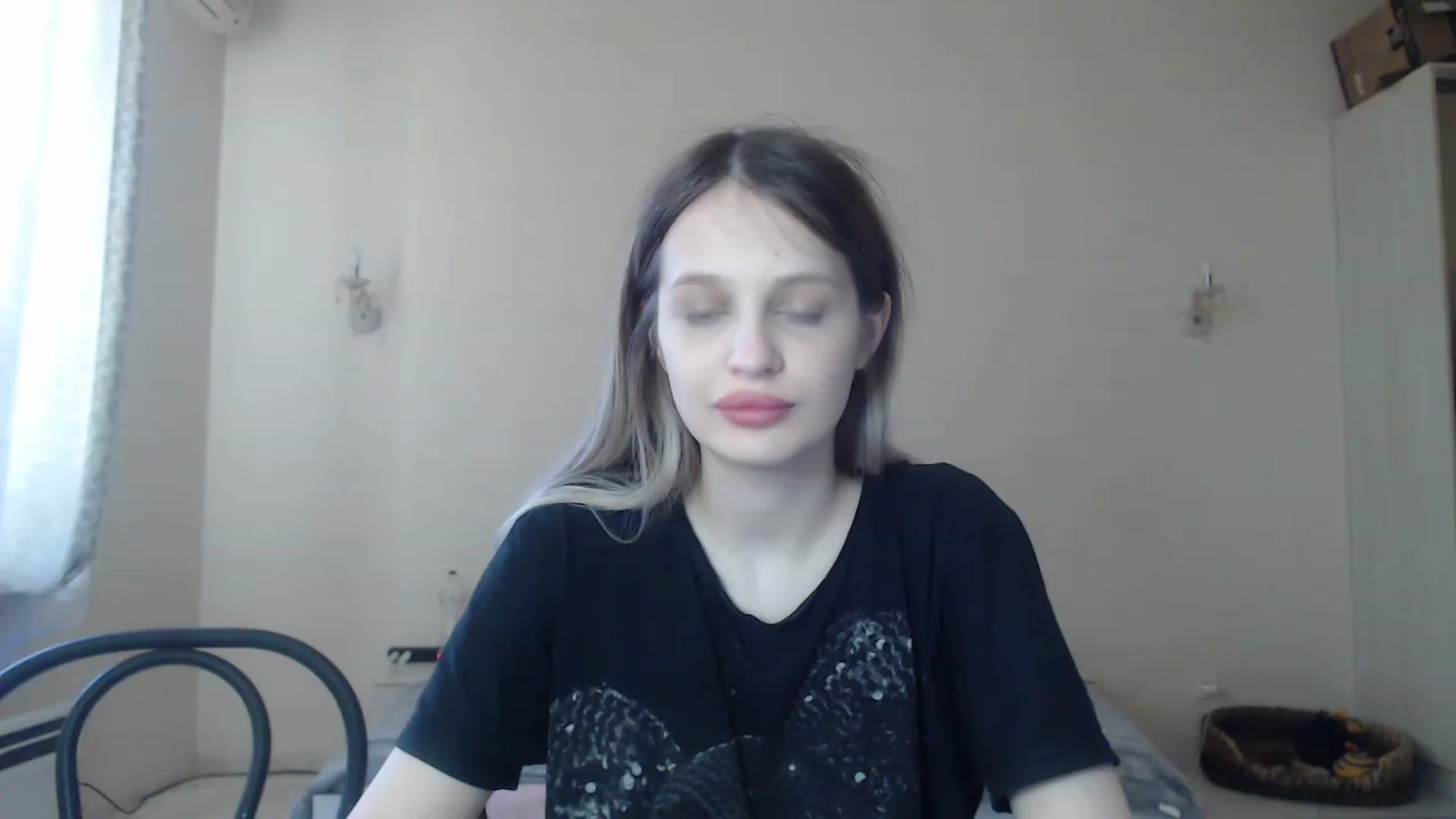 Gallery image thumbnail from Lola_vi's myfreecams stream on, 05/02/2023, 10:49 image 8 of 20