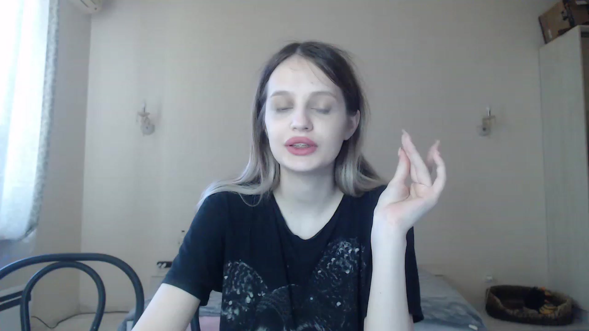 Gallery image thumbnail from Lola_vi's myfreecams stream on, 05/02/2023, 10:49 image 18 of 20