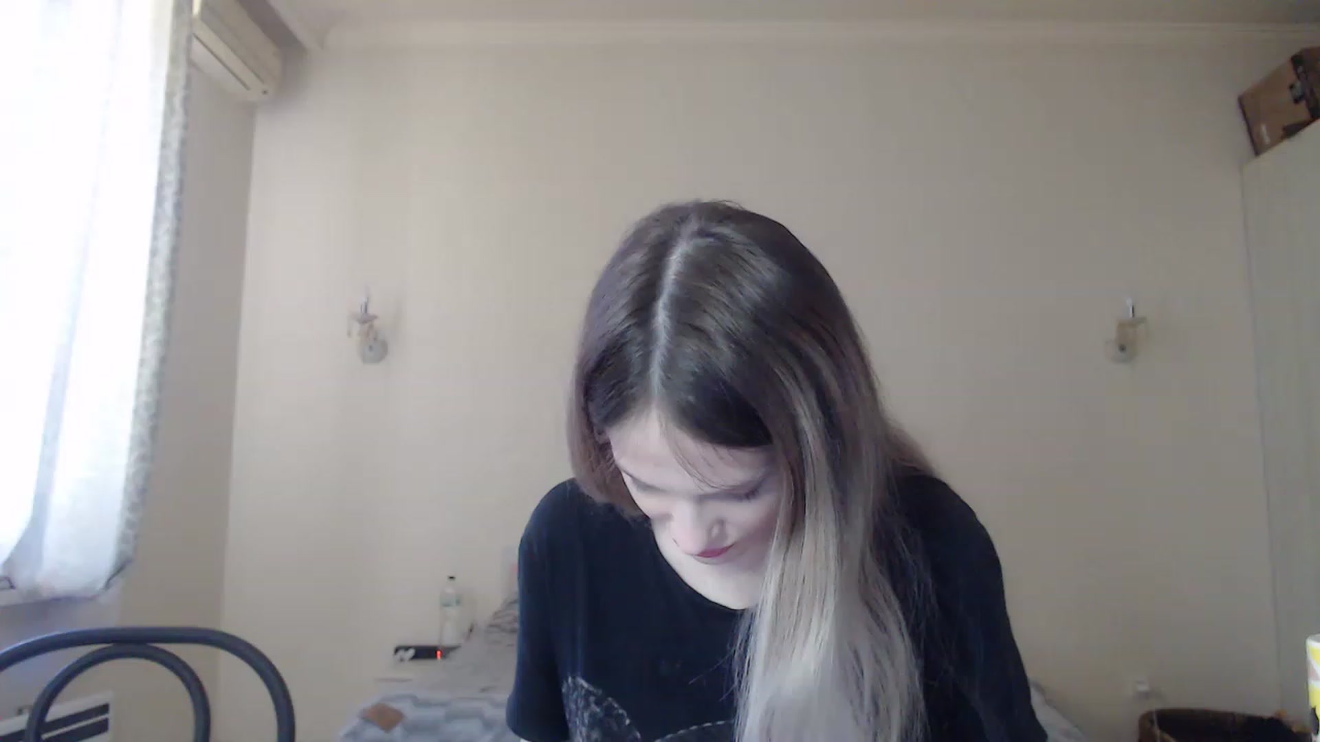 Gallery image thumbnail from Lola_vi's myfreecams stream on, 05/03/2023, 10:30 image 8 of 20