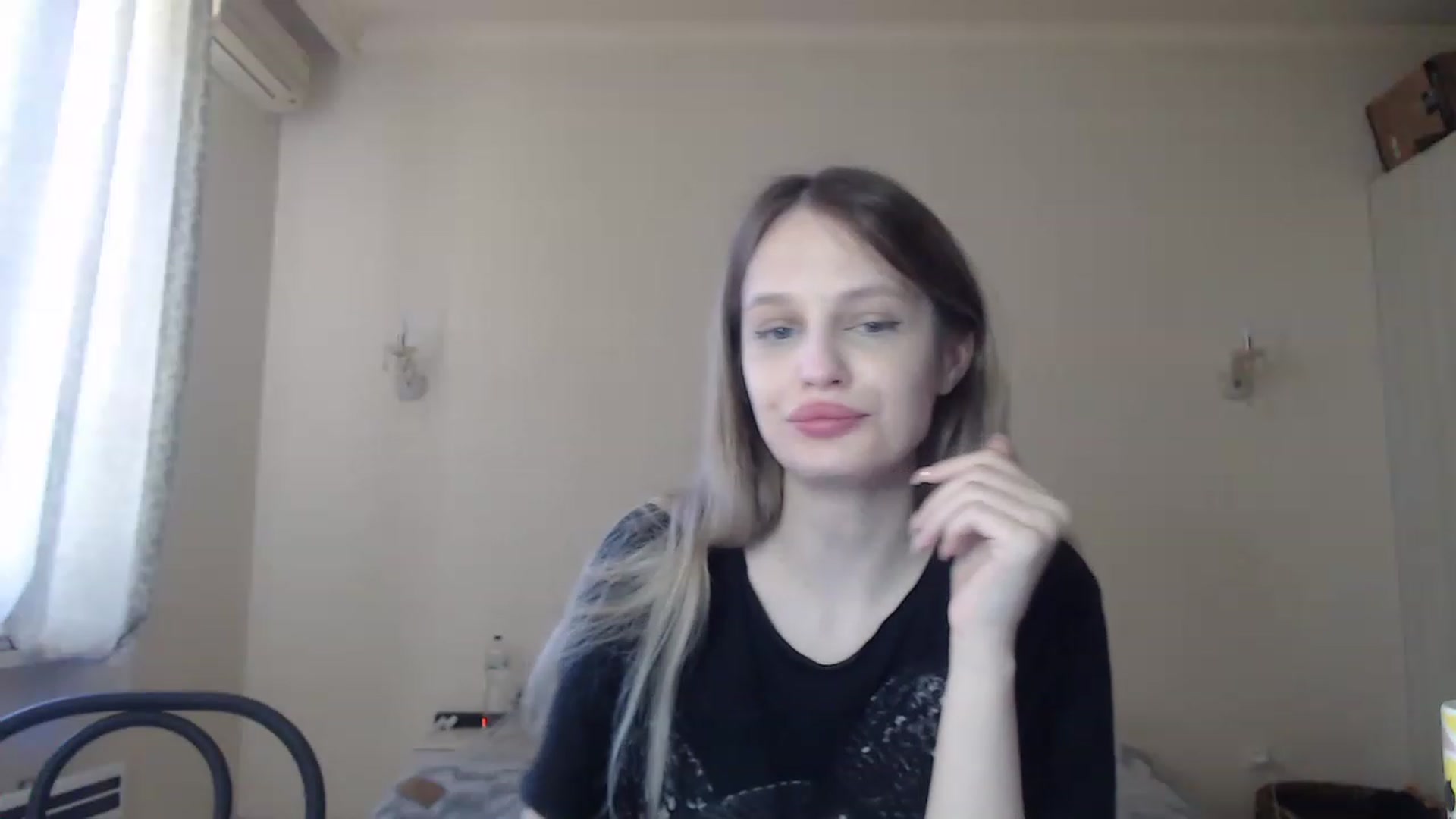 Gallery image thumbnail from Lola_vi's myfreecams stream on, 05/03/2023, 10:30 image 19 of 20