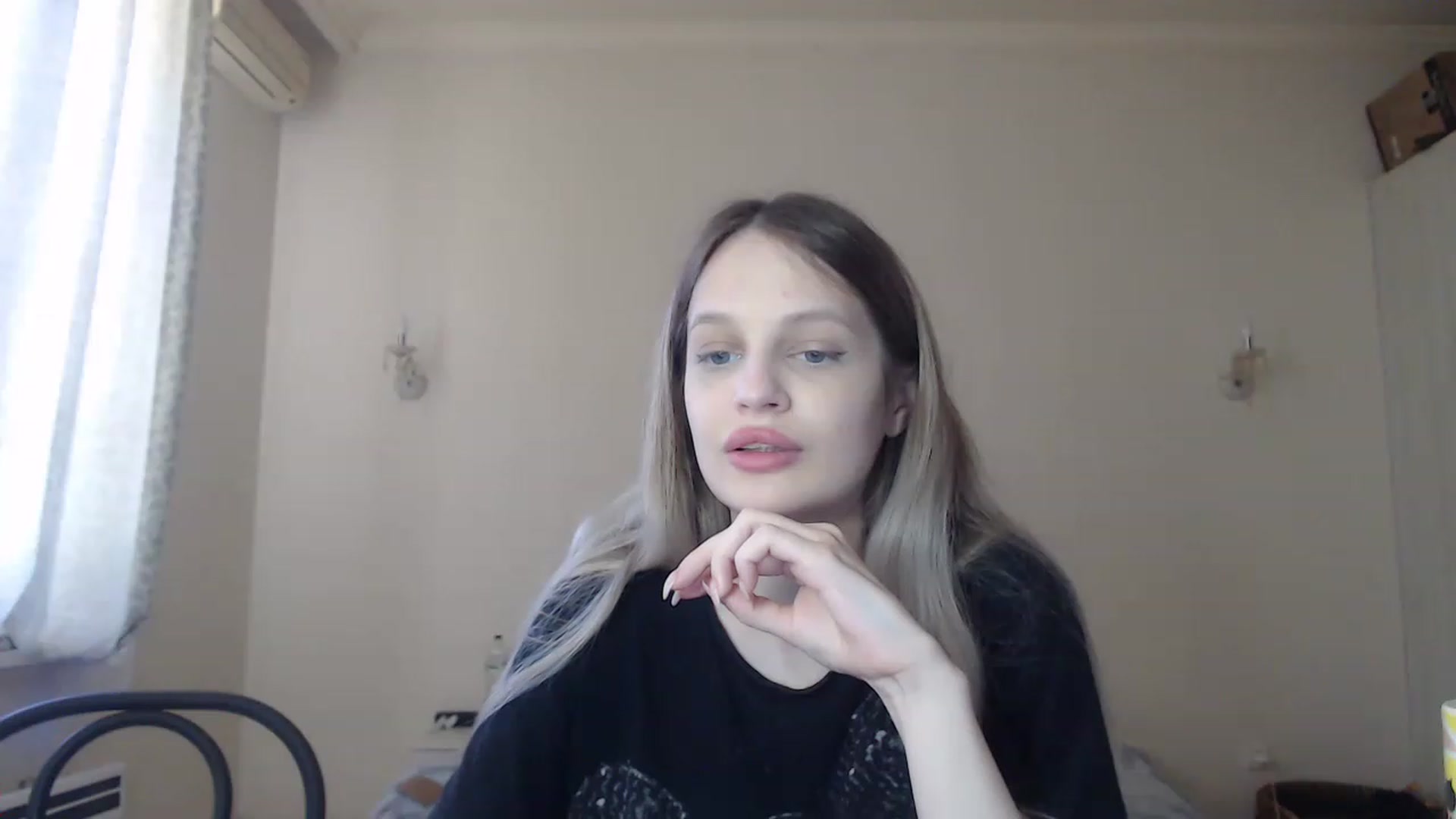 Gallery image thumbnail from Lola_vi's myfreecams stream on, 05/03/2023, 10:30 image 18 of 20