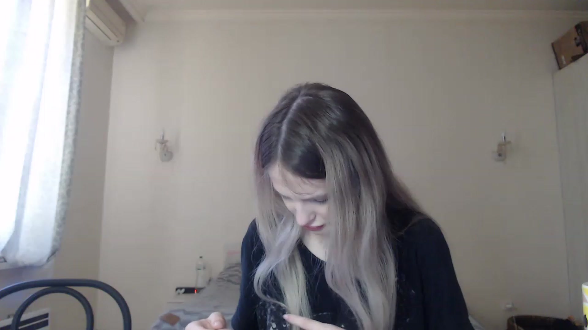 Gallery image thumbnail from Lola_vi's myfreecams stream on, 05/03/2023, 10:30 image 6 of 20