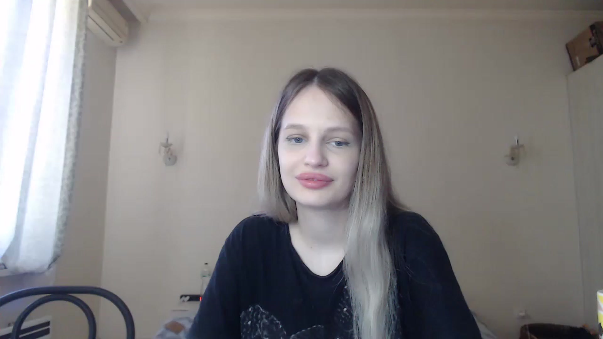 Gallery image thumbnail from Lola_vi's myfreecams stream on, 05/03/2023, 10:30 image 9 of 20