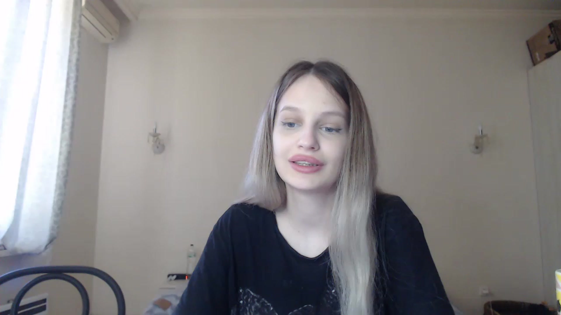 Gallery image thumbnail from Lola_vi's myfreecams stream on, 05/03/2023, 10:30 image 10 of 20