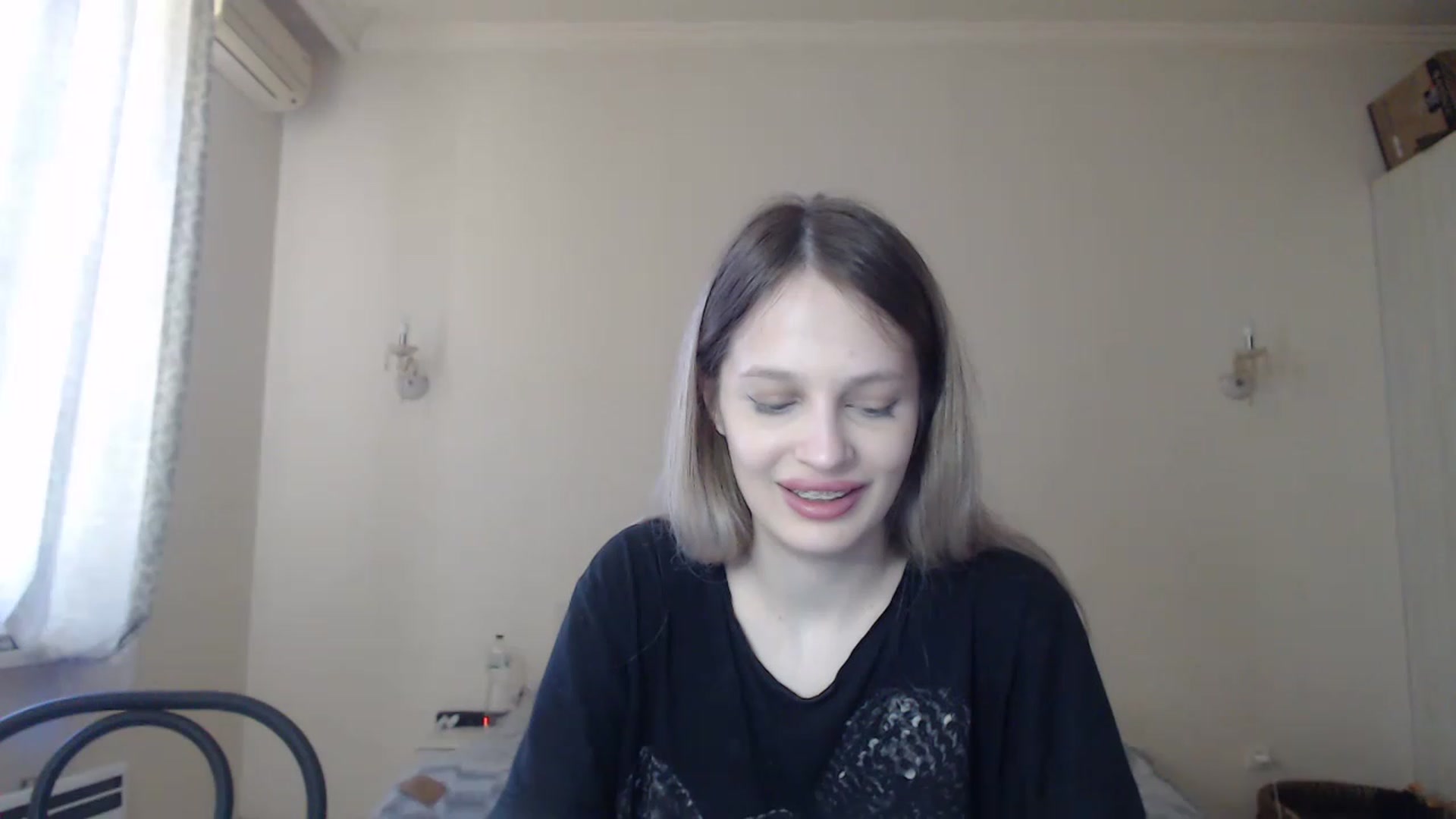 Gallery image thumbnail from Lola_vi's myfreecams stream on, 05/03/2023, 10:30 image 1 of 20