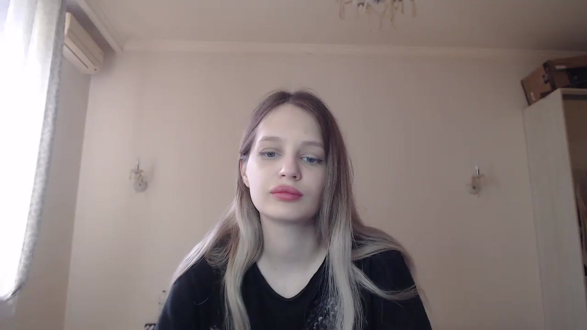 Gallery image thumbnail from Lola_vi's myfreecams stream on, 05/04/2023, 11:40 image 2 of 20