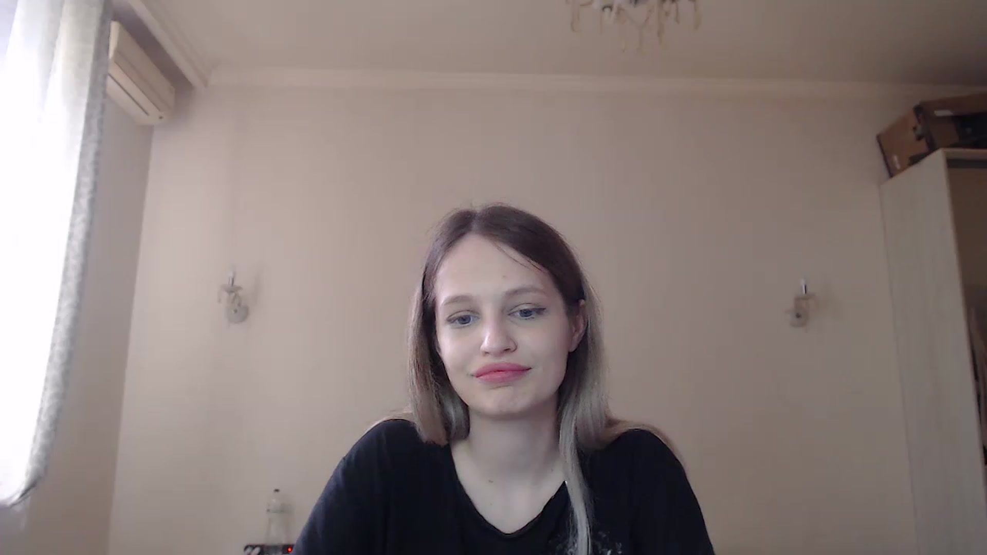 Gallery image thumbnail from Lola_vi's myfreecams stream on, 05/04/2023, 11:40 image 18 of 20