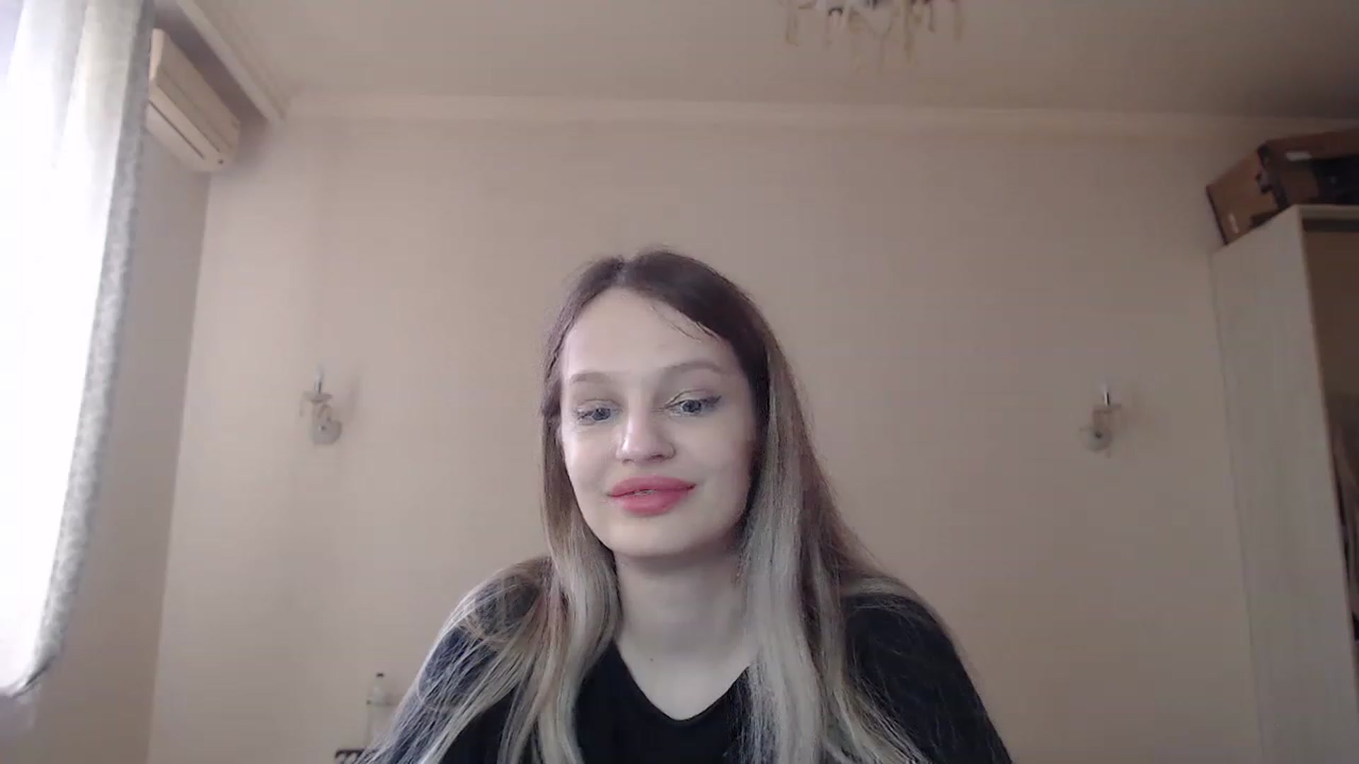 Gallery image thumbnail from Lola_vi's myfreecams stream on, 05/04/2023, 11:40 image 8 of 20