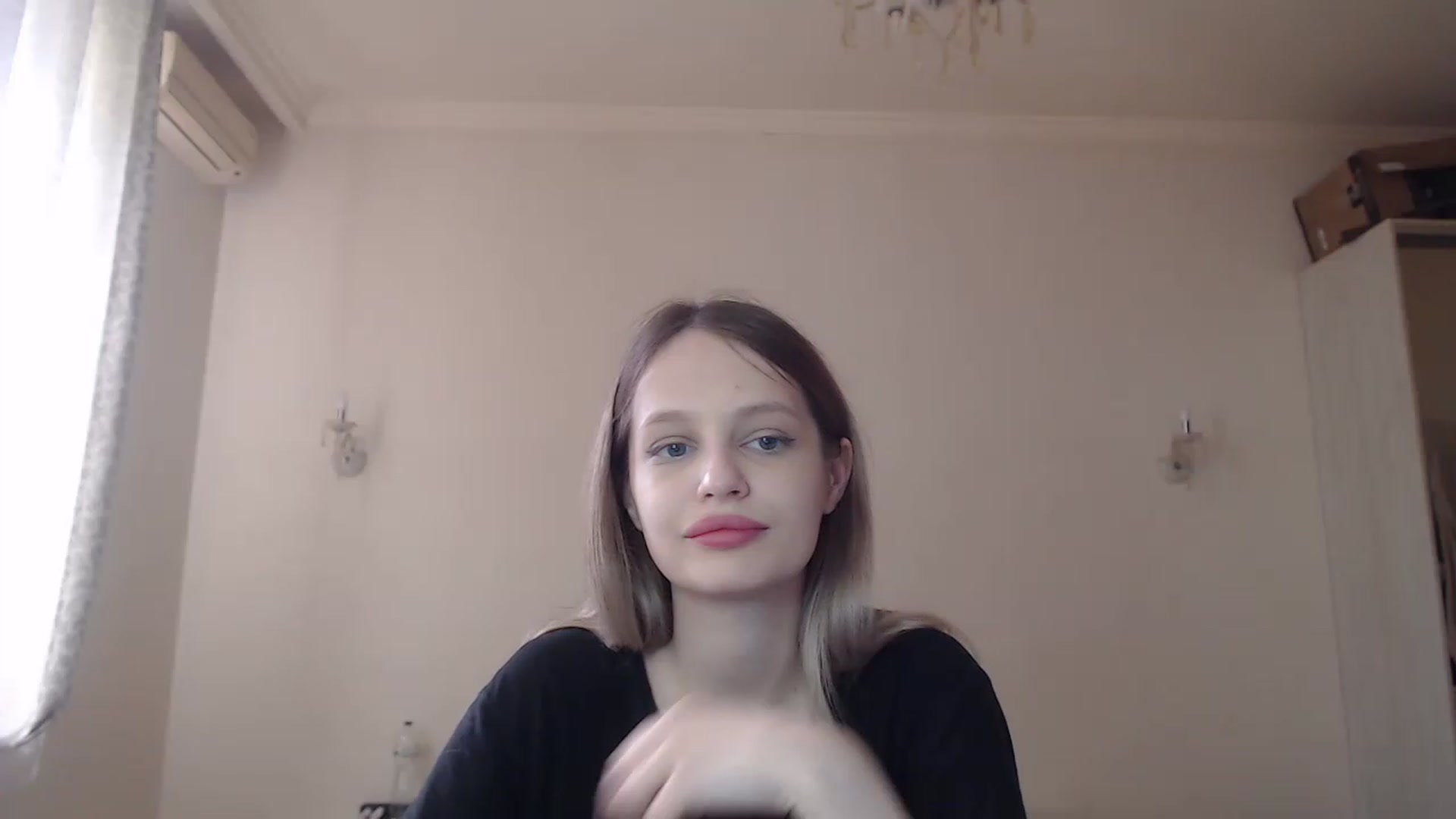 Gallery image thumbnail from Lola_vi's myfreecams stream on, 05/04/2023, 11:40 image 16 of 20