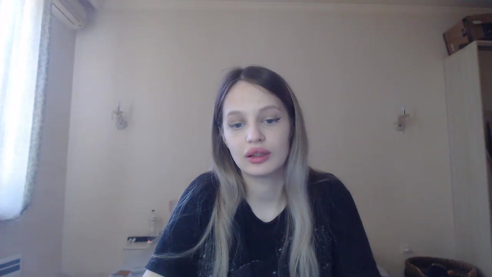 Gallery image thumbnail from Lola_vi's myfreecams stream on, 05/05/2023, 11:58 image 11 of 20