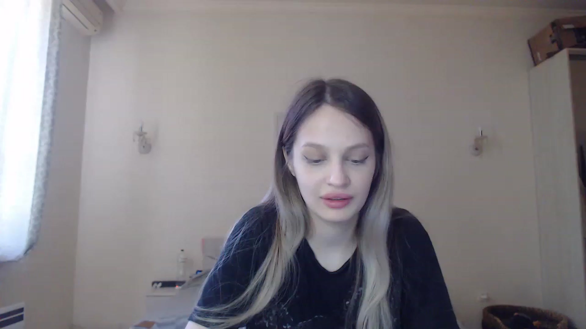 Gallery image thumbnail from Lola_vi's myfreecams stream on, 05/05/2023, 11:58 image 9 of 20