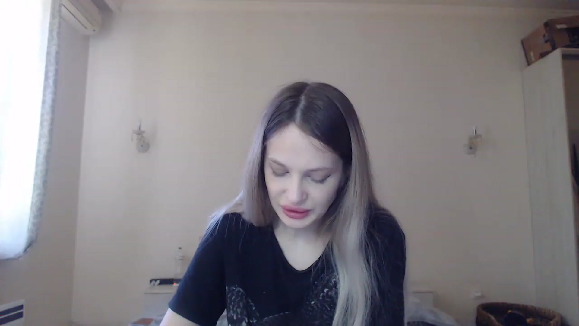 Gallery image thumbnail from Lola_vi's myfreecams stream on, 05/05/2023, 11:58 image 2 of 20