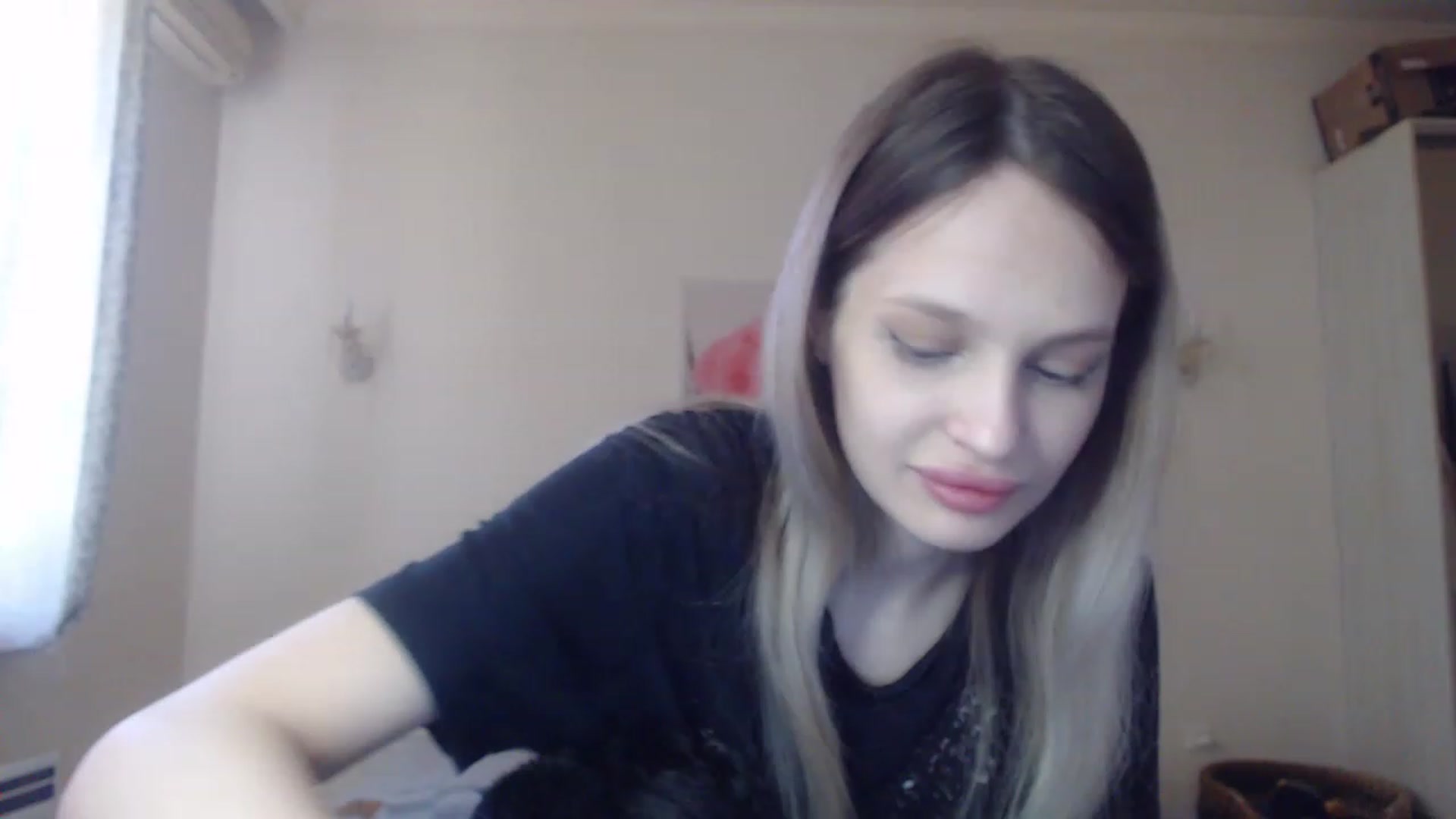 Gallery image thumbnail from Lola_vi's myfreecams stream on, 05/05/2023, 11:58 image 14 of 20