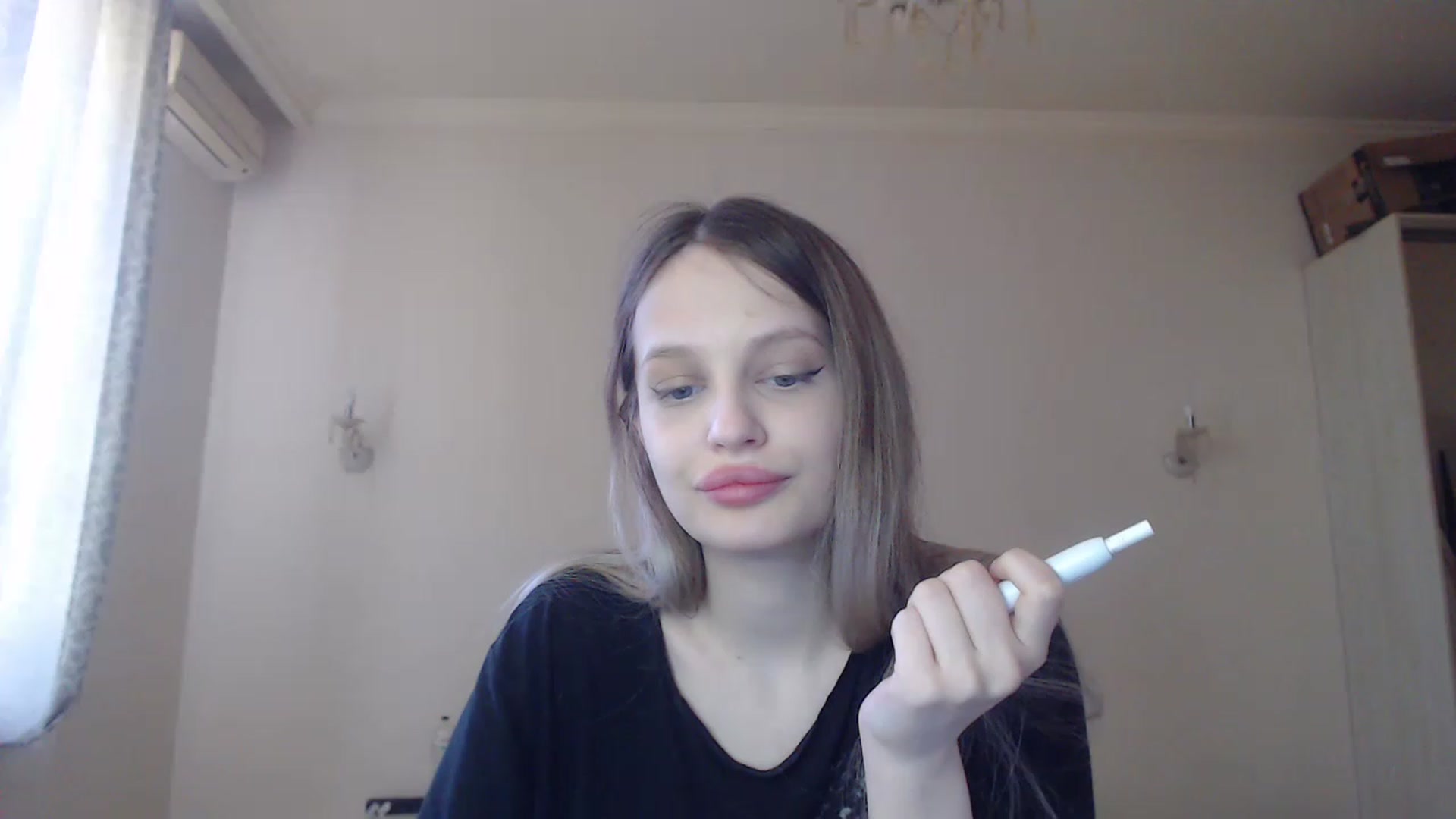 Gallery image thumbnail from Lola_vi's myfreecams stream on, 05/05/2023, 11:58 image 18 of 20