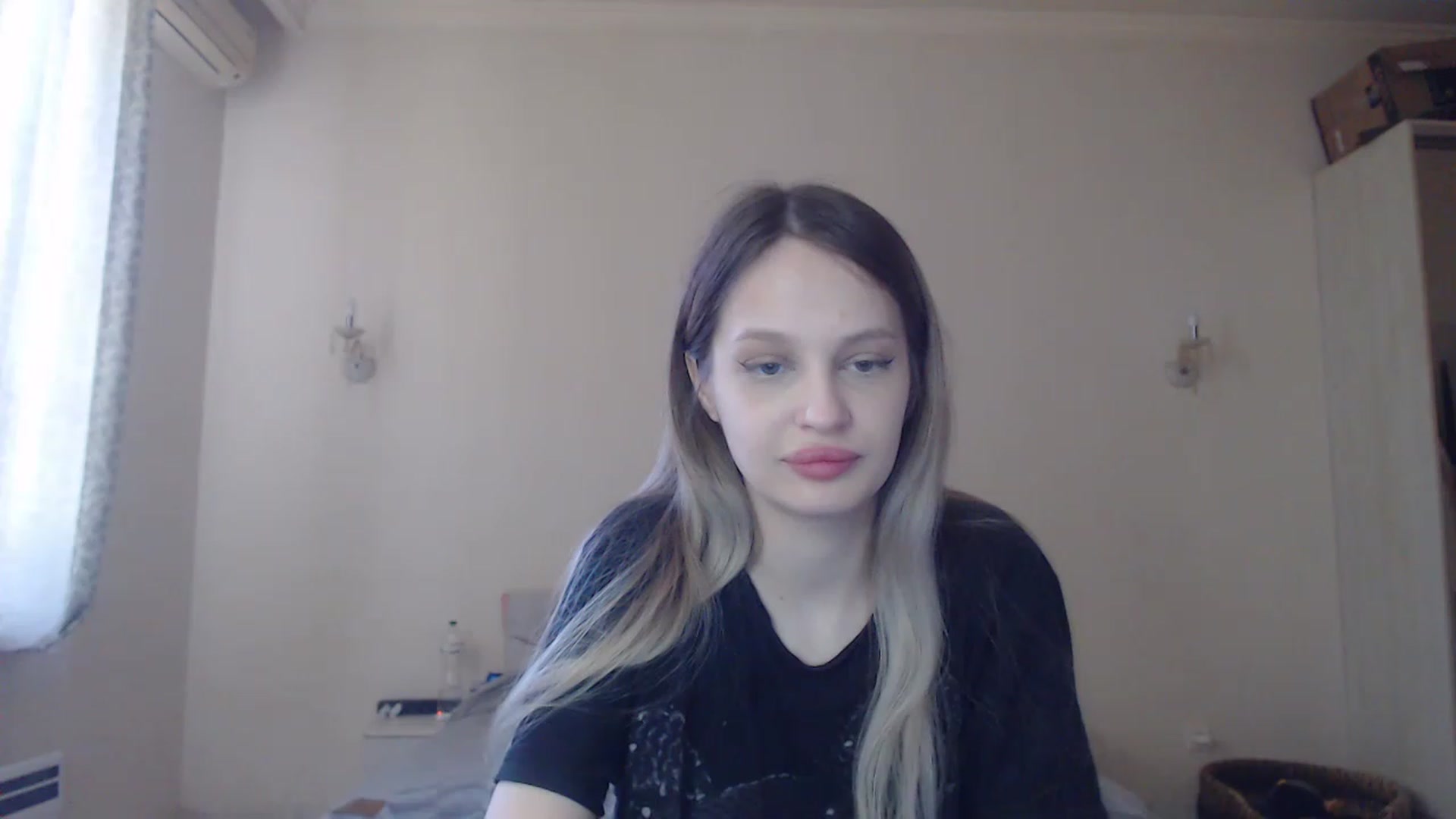 Gallery image thumbnail from Lola_vi's myfreecams stream on, 05/05/2023, 11:58 image 6 of 20