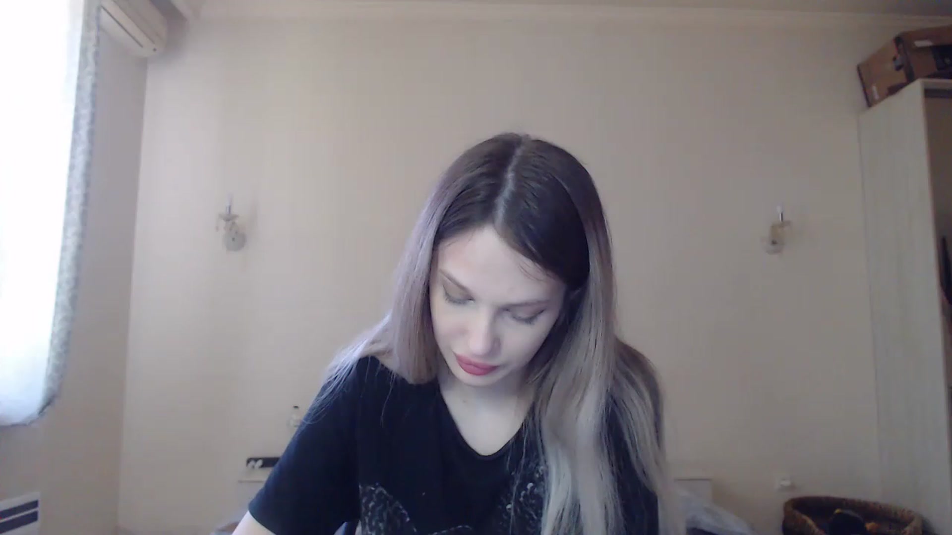Gallery image thumbnail from Lola_vi's myfreecams stream on, 05/05/2023, 11:58 image 3 of 20