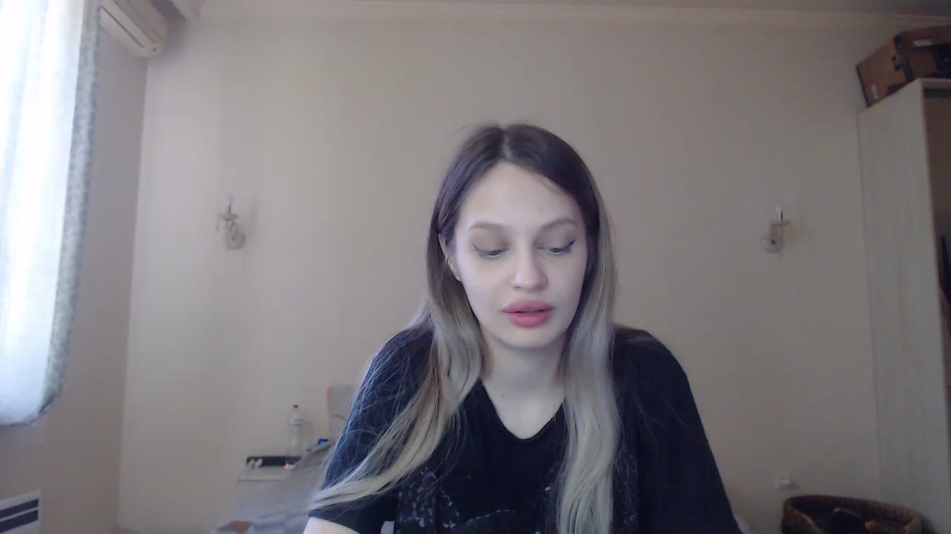 Gallery image thumbnail from Lola_vi's myfreecams stream on, 05/05/2023, 11:58 image 7 of 20