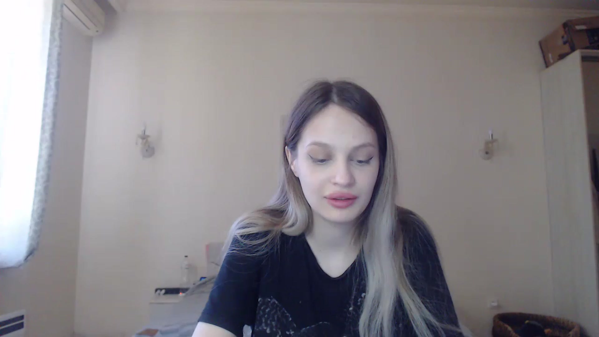 Gallery image thumbnail from Lola_vi's myfreecams stream on, 05/05/2023, 11:58 image 4 of 20